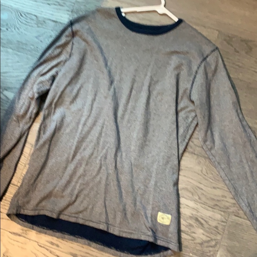 Obey sweater